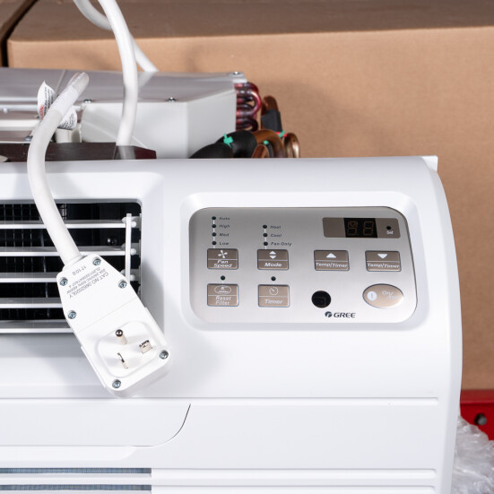 9,000 Btu Gree T2600 Through-the-Wall A/C with Heat Pump and Electric Heat - 208 V / 20 A Product Image 3